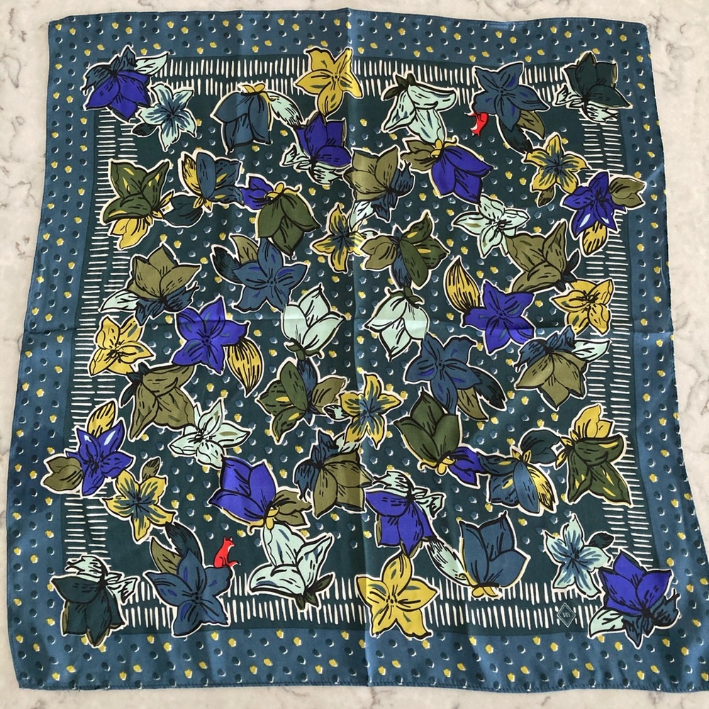 Vera Bradley square scarf
